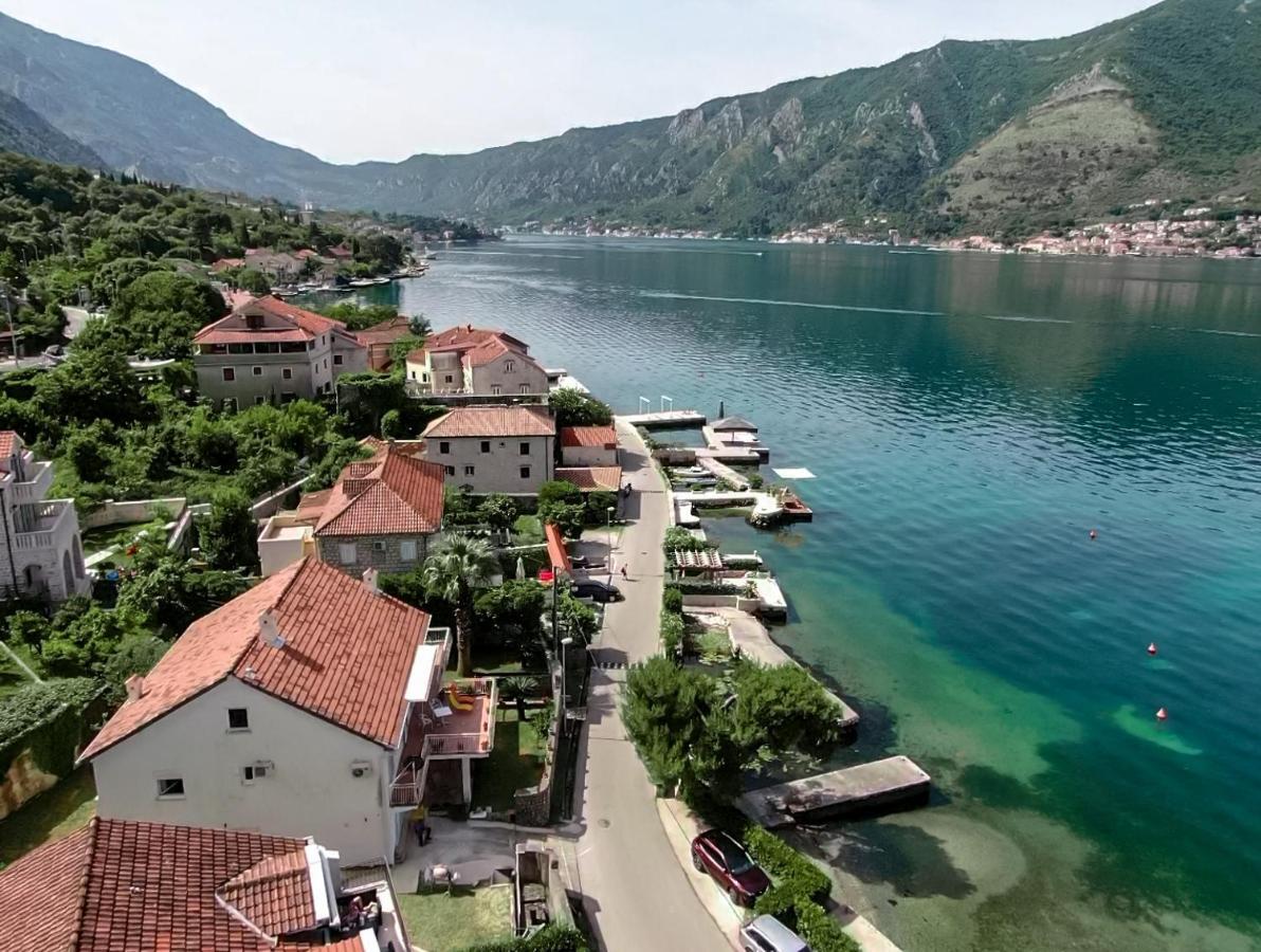 Waterfront Apartment Petrovina Kotor Eksteriør bilde