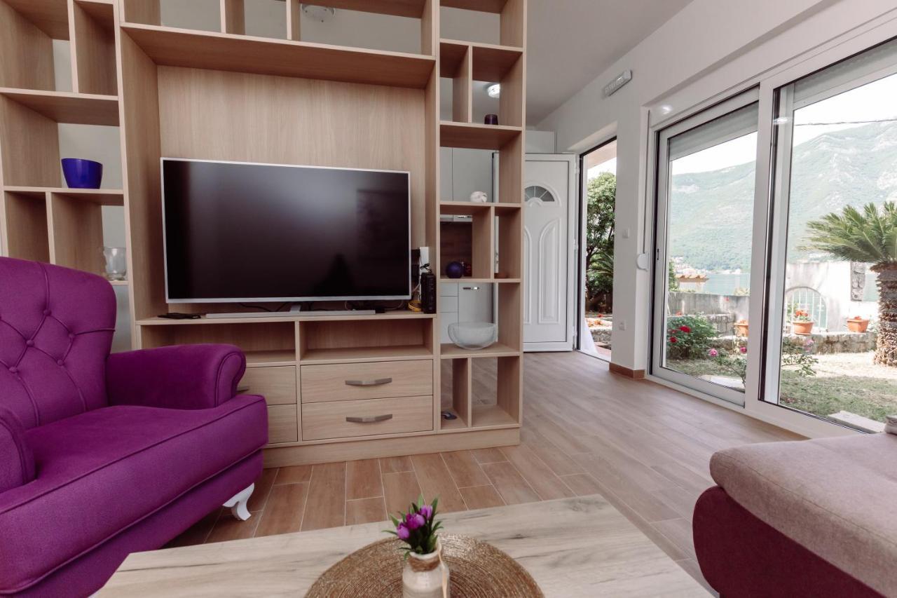 Waterfront Apartment Petrovina Kotor Eksteriør bilde