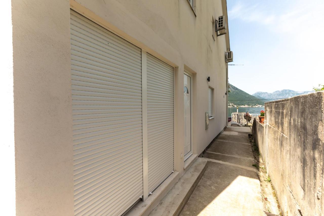Waterfront Apartment Petrovina Kotor Eksteriør bilde