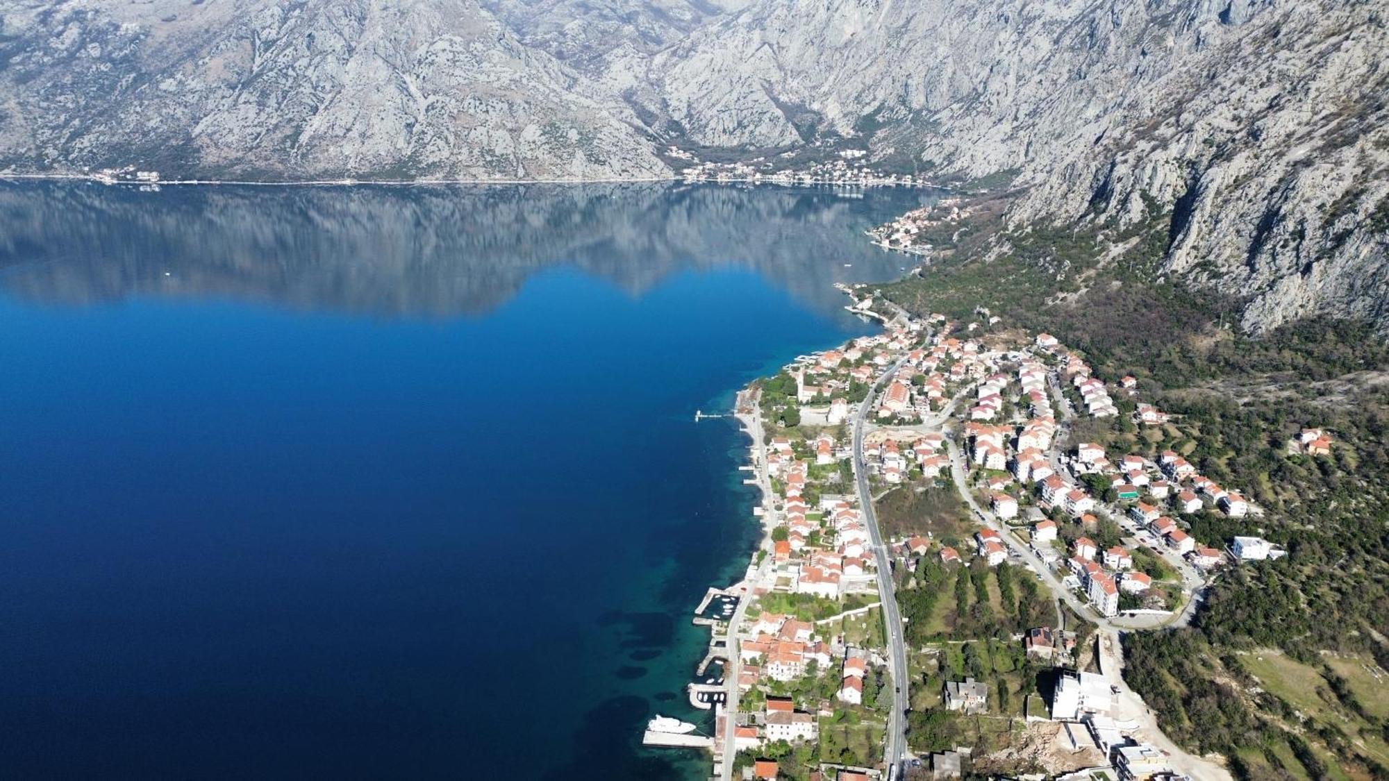 Waterfront Apartment Petrovina Kotor Eksteriør bilde