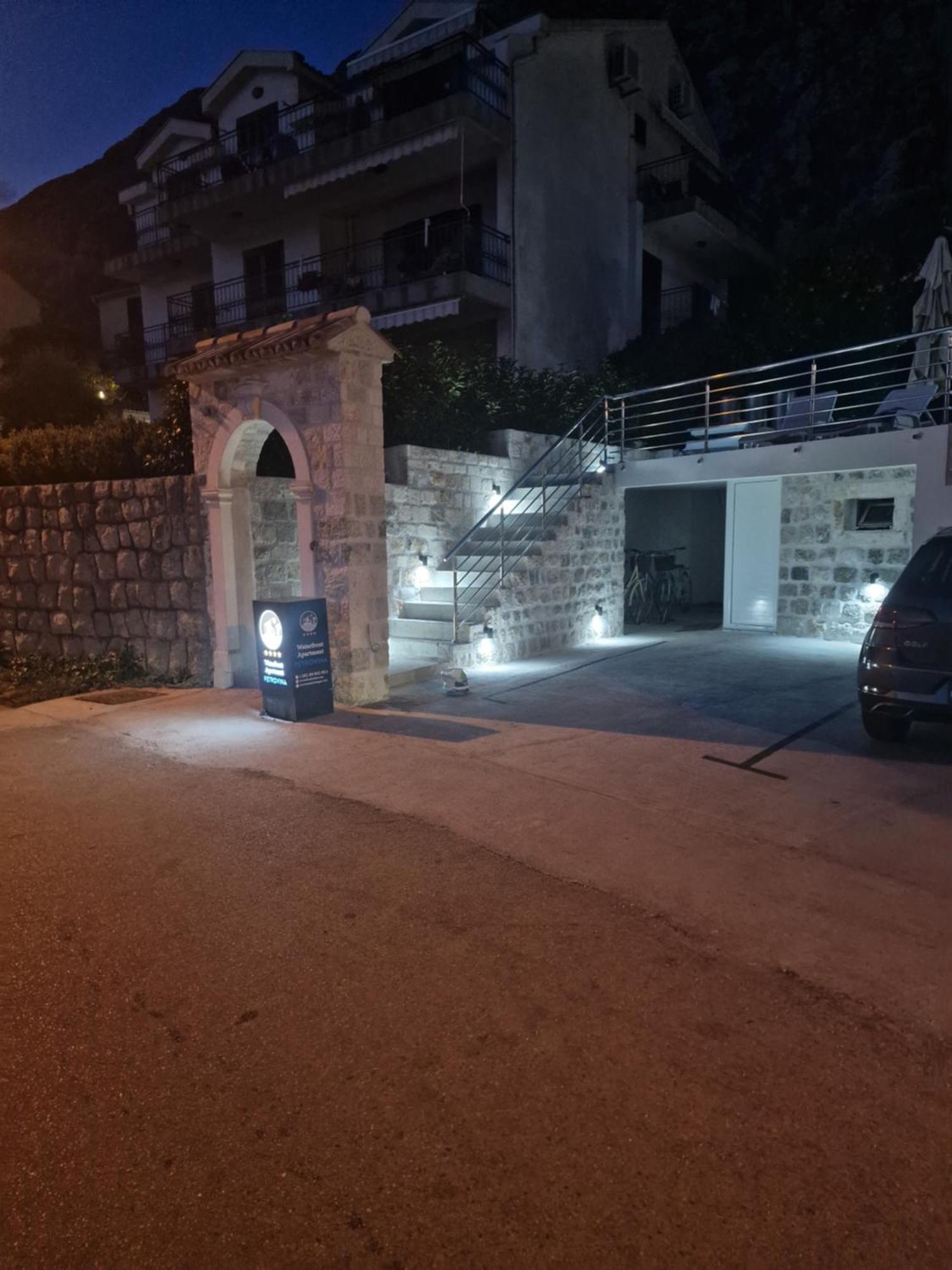 Waterfront Apartment Petrovina Kotor Eksteriør bilde