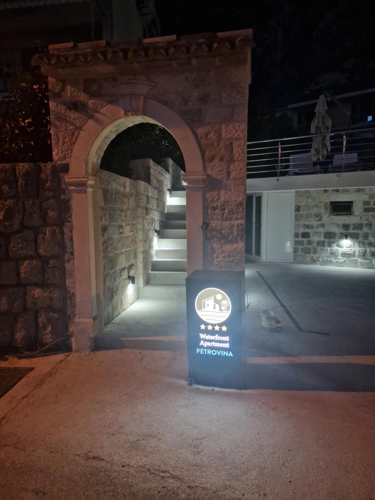 Waterfront Apartment Petrovina Kotor Eksteriør bilde
