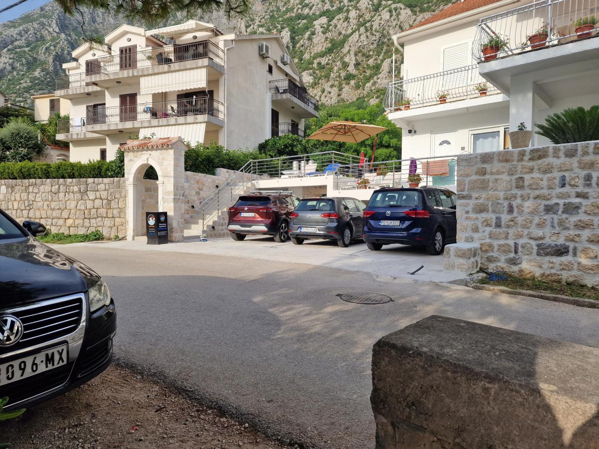 Waterfront Apartment Petrovina Kotor Eksteriør bilde