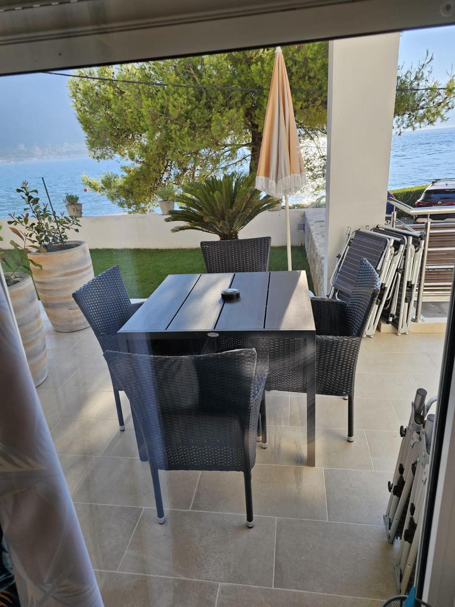 Waterfront Apartment Petrovina Kotor Eksteriør bilde